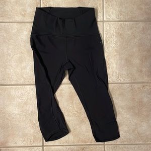 LULULEMON CROP LEGGINGS SIZE 6